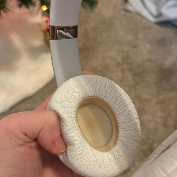 Beats Wireless Headphones - Rose Gold